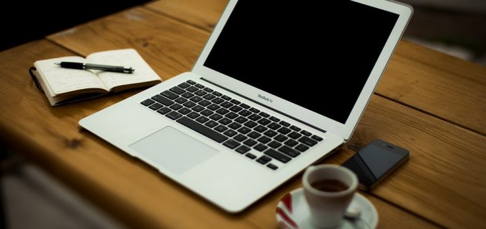Laptop untuk pekerja kantoran