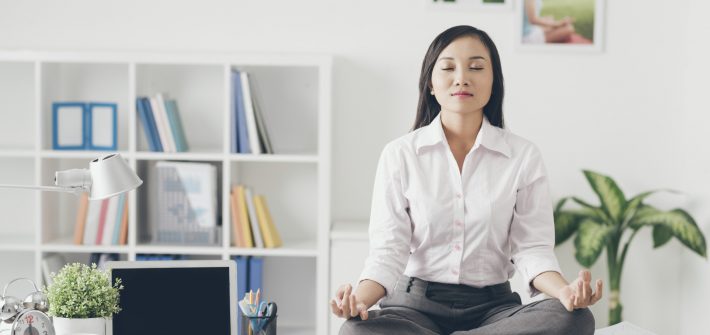 Gerakan Yoga di Kantor