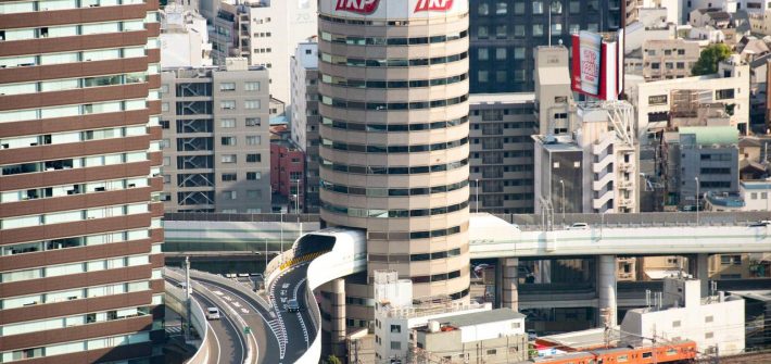 Jalan Tol Menembus Lantai Gedung Perkantoran