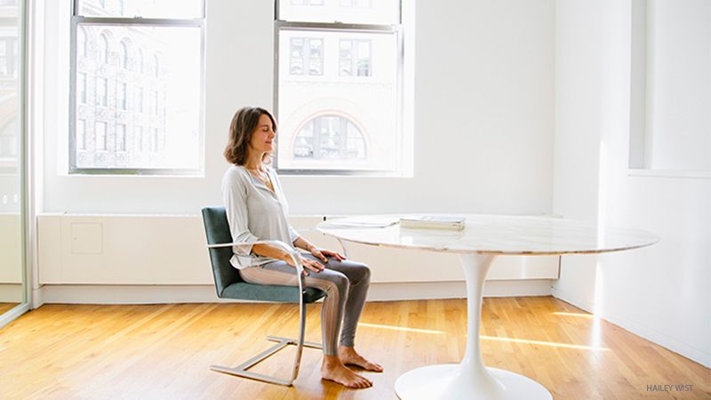 Gerakan Yoga di Kantor