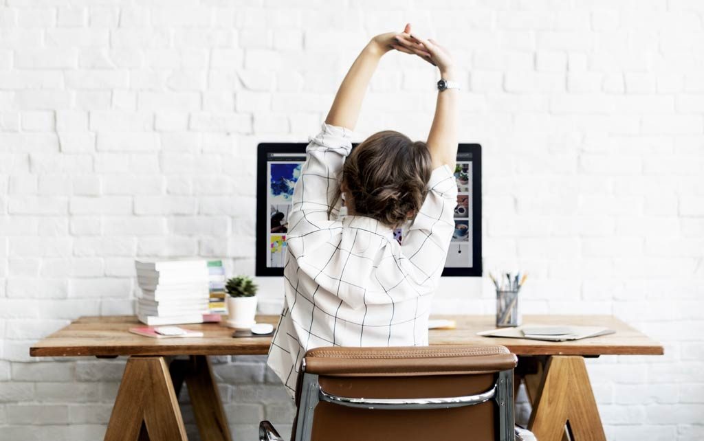 Gerakan Yoga di Kantor