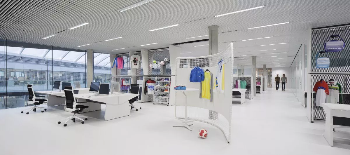 Desain Kantor Adidas