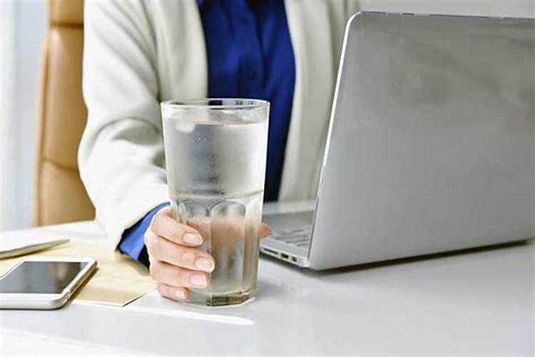 Tips Lembur di Kantor