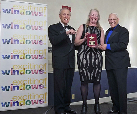Wilma Kulyk Receiving 2018 International Business Owner of the Year Winner Award