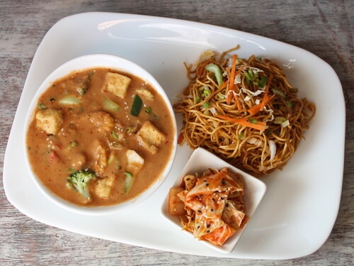 Tofu & Veggies in Peanut Sauce with Szechwan Noodles