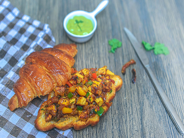Paneer Tikka Masala Croissant