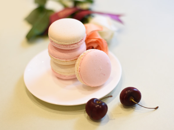Vanila Cherry Macaron
