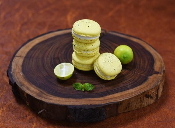 Lime Macaron