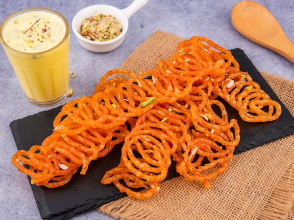 Dhoodh Jalebi