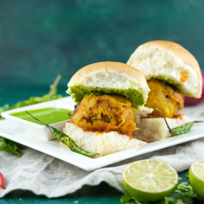Vada Pav (2 Pieces)
