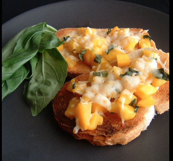 Mango Salsa bruschetta