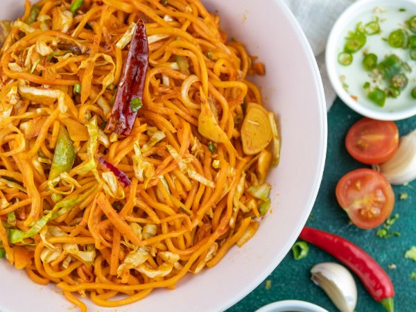 Schzewan Noodles