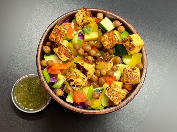 Peri Peri Paneer & Channa Salad (Medium)