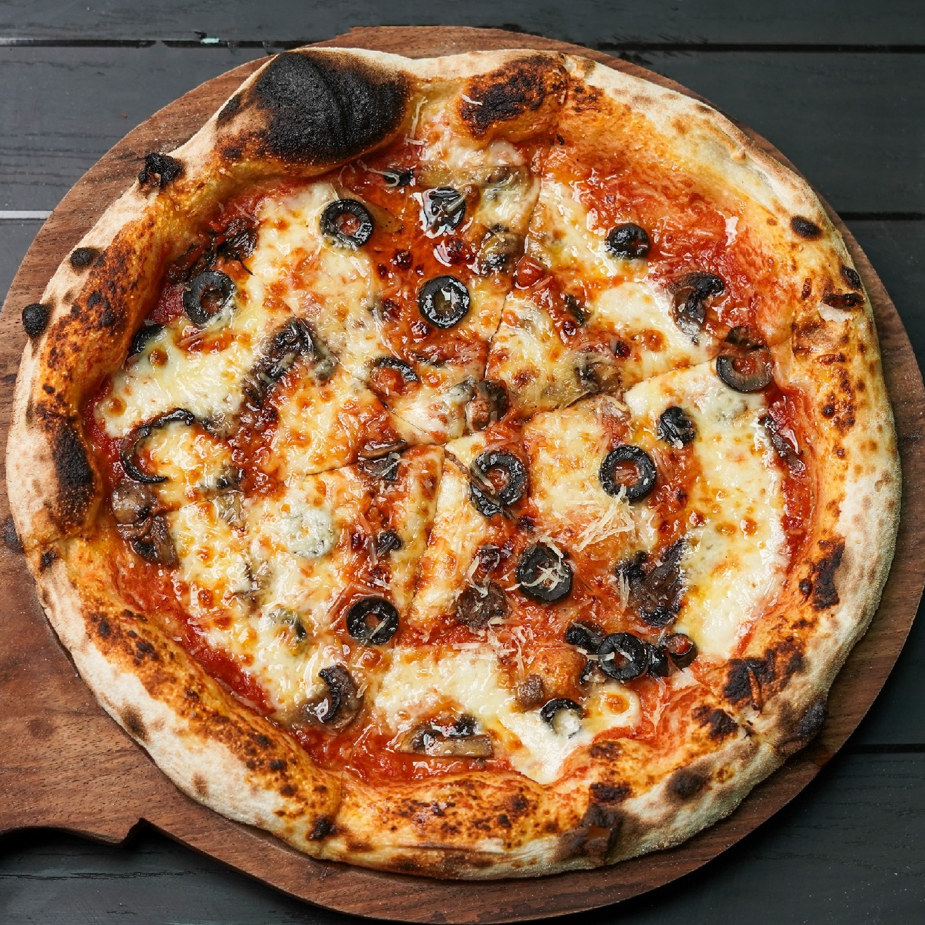 Fungi Fiesta Pizza (Mushroom & Olive Pizza)