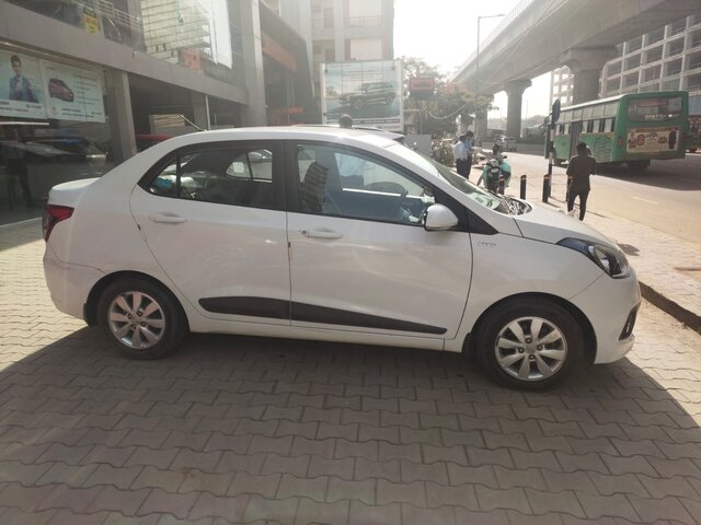 used HYUNDAI XCENT SX à Bangalore chez Lakshmi Hyundai
