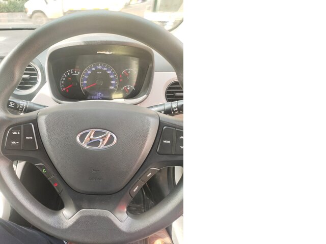 used HYUNDAI XCENT SX à Bangalore chez Lakshmi Hyundai