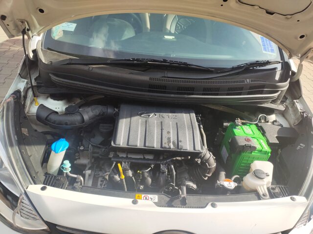 used HYUNDAI XCENT SX à Bangalore chez Lakshmi Hyundai