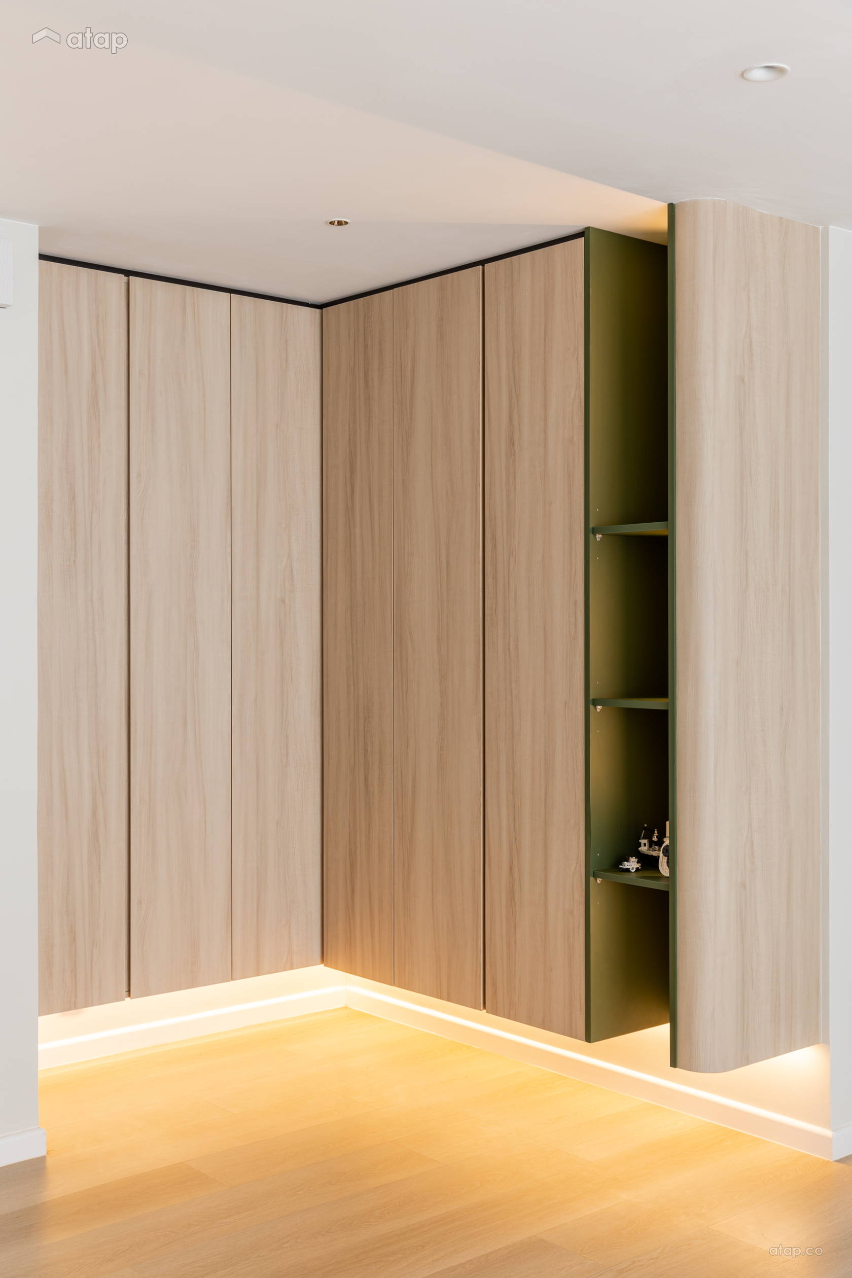 View of Scandinavian Foyer condominium design ideas & photos Malaysia | Atap.co
