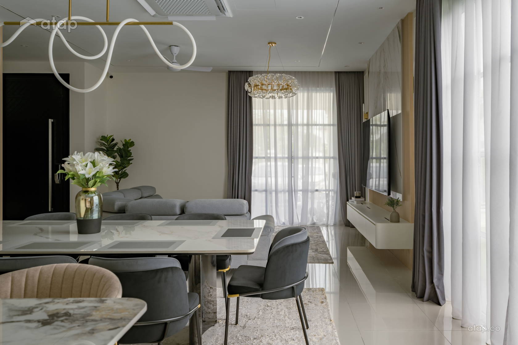 Classic Modern Dining Room @ Lightwoven Haven