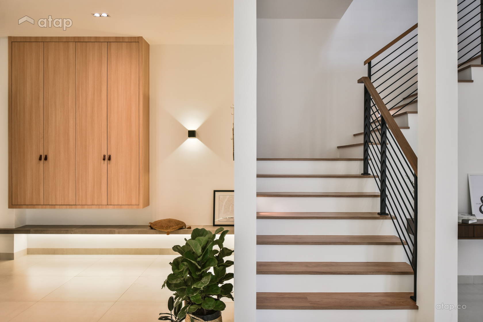 View of Minimalistic Scandinavian Foyer semi-detached design ideas & photos ...