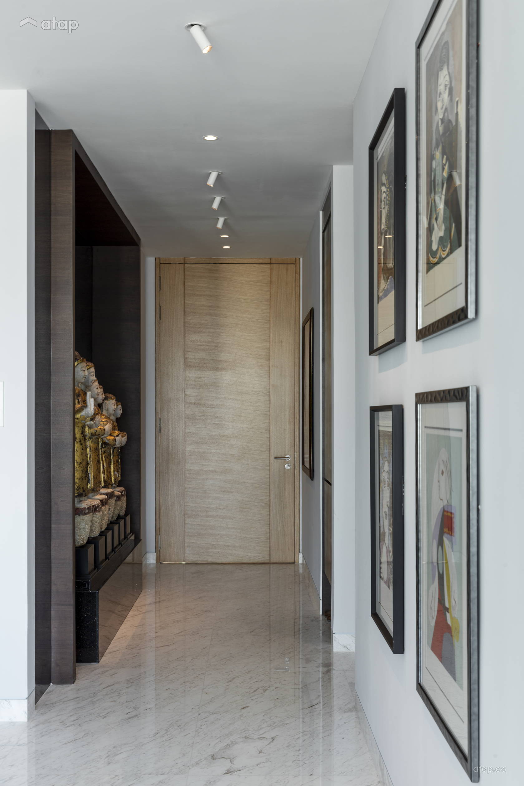 Asian Modern Foyer condominium design ideas & photos Malaysia | Atap.co