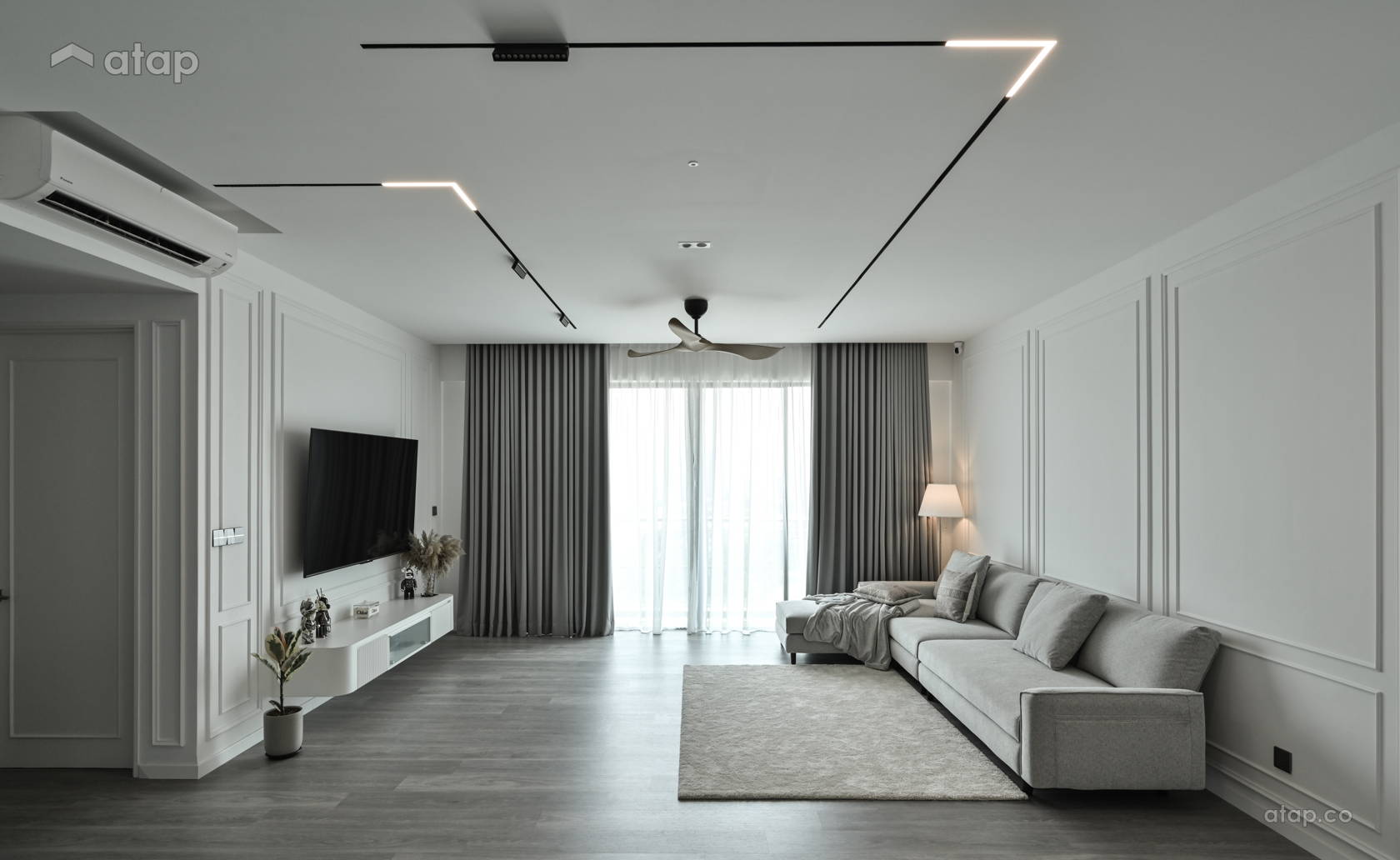 Minimalistic Scandinavian Living Room @ Achromatic