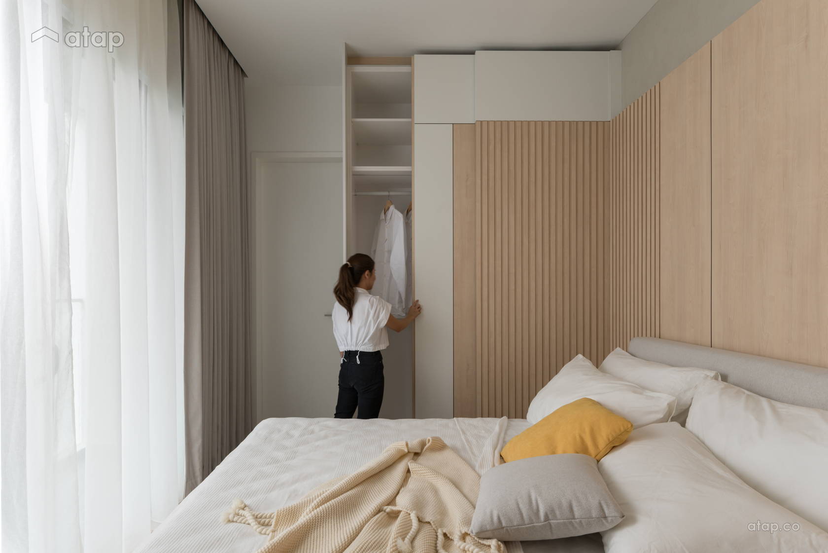 Modern Zen Bedroom condominium design ideas & photos Malaysia | Atap.co