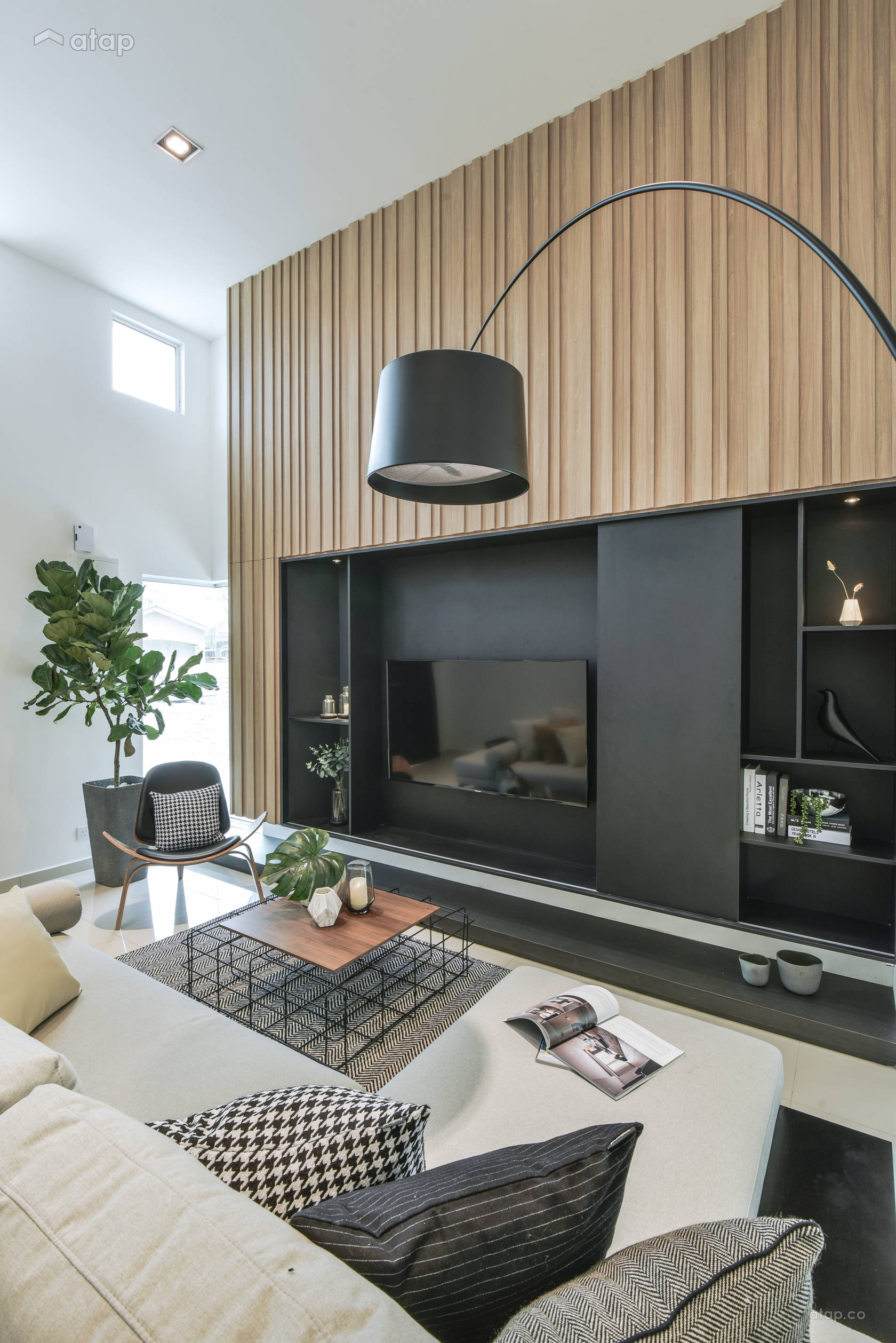 Modern contemporary Viridian semidetached by Moonlit