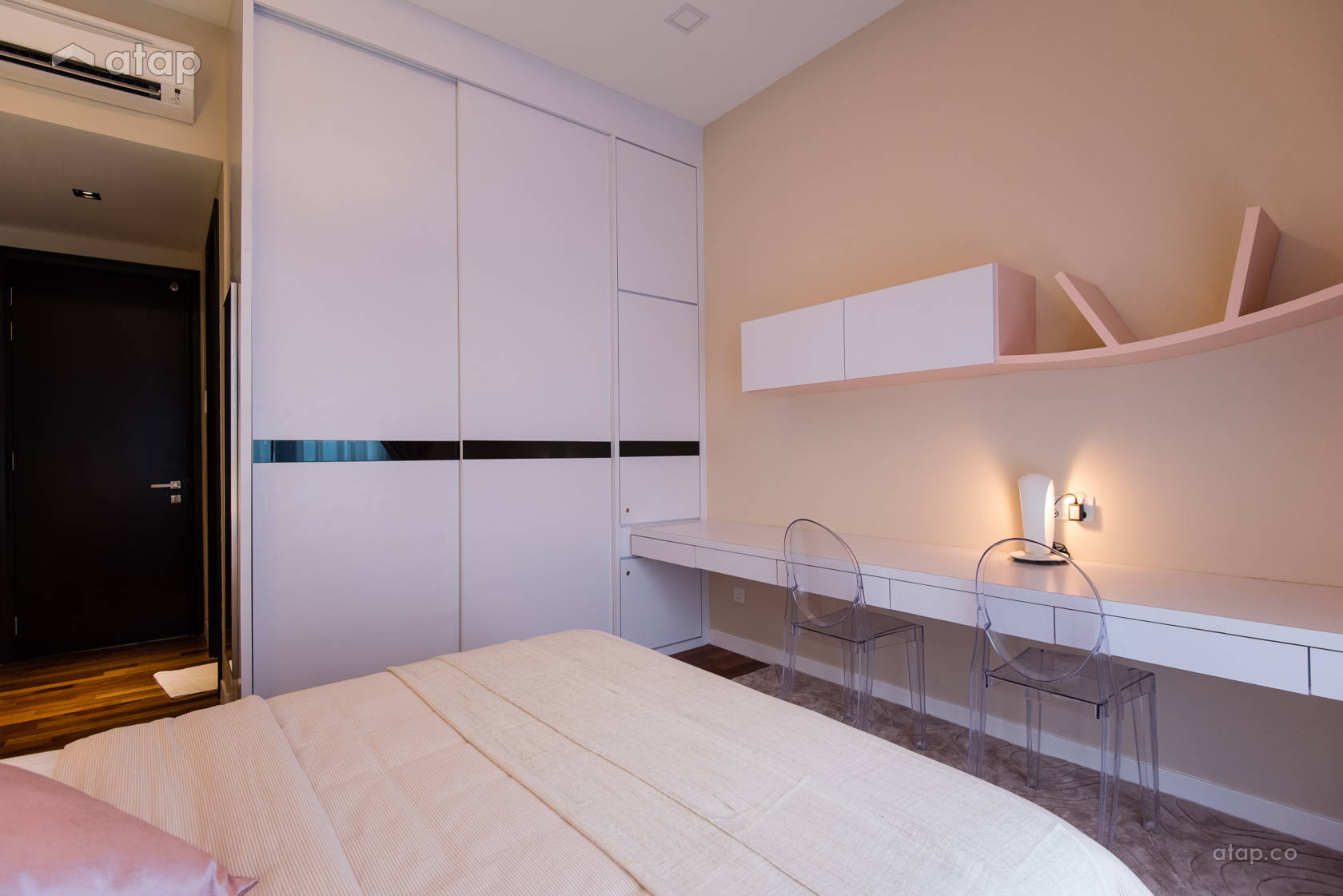 Contemporary Modern Bedroom semi-detached design ideas & photos ...