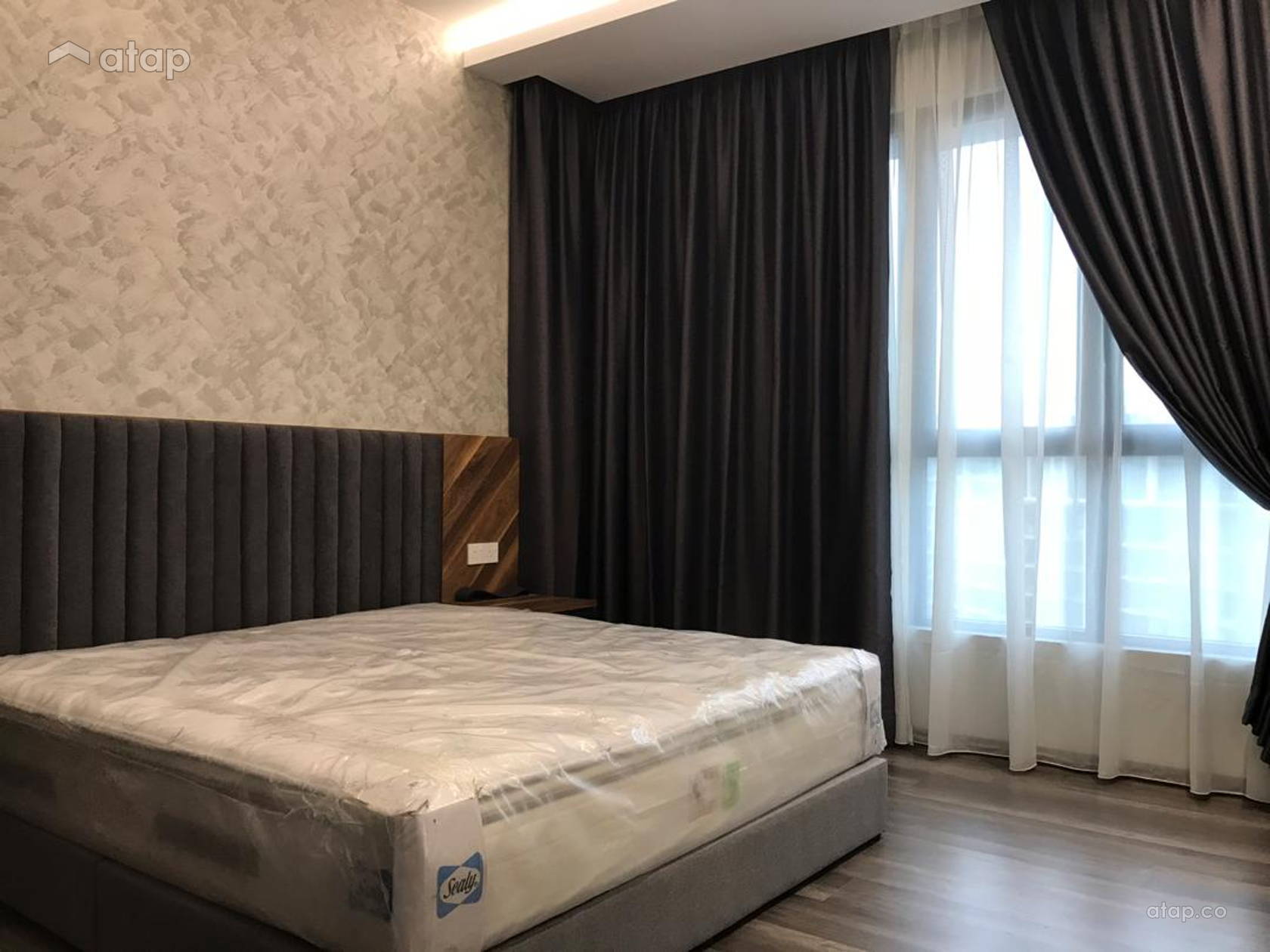 Modern Zen Bedroom condominium design ideas & photos Malaysia | Atap.co