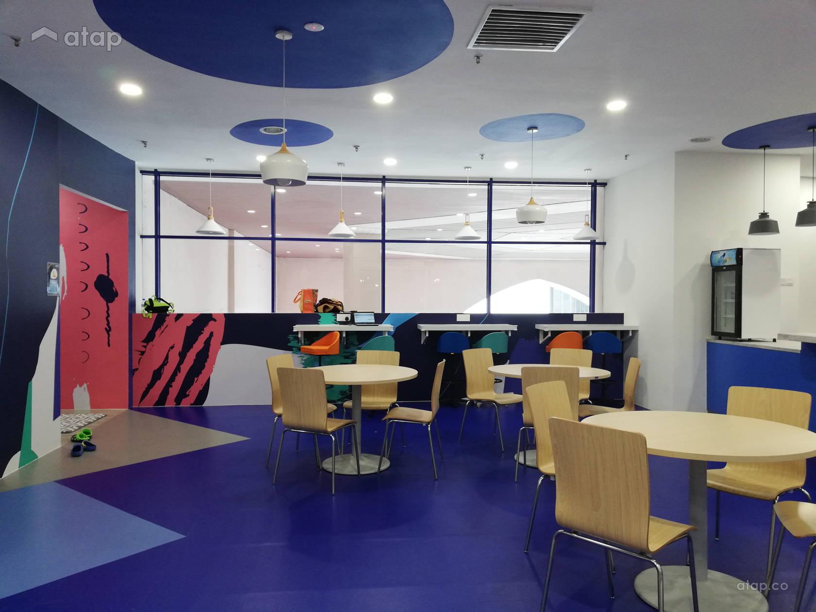 Minimalistic Modern Kids Office shopping mall design ideas & photos