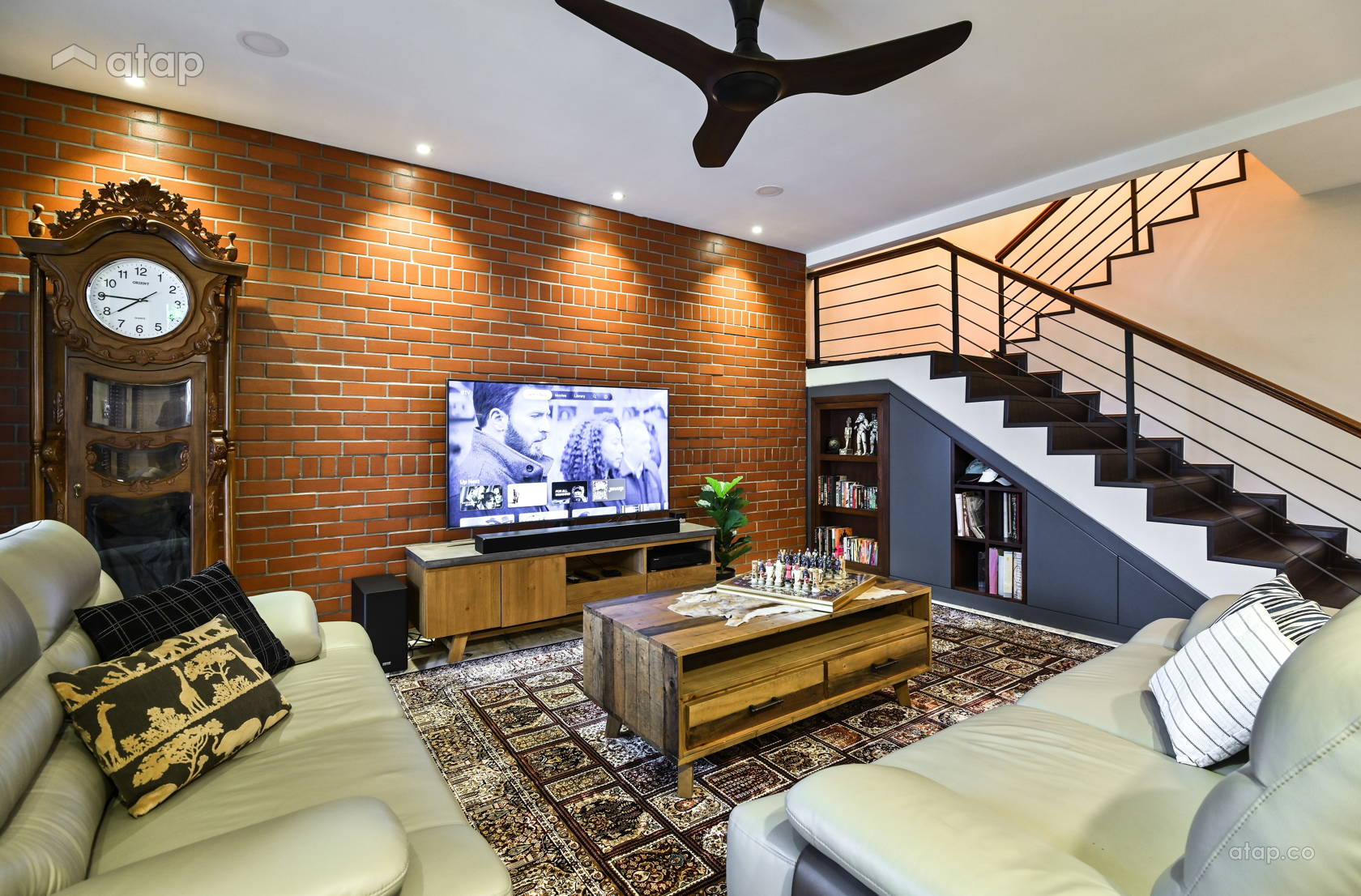 Modern Living Room bungalow design ideas & photos Malaysia | Atap.co
