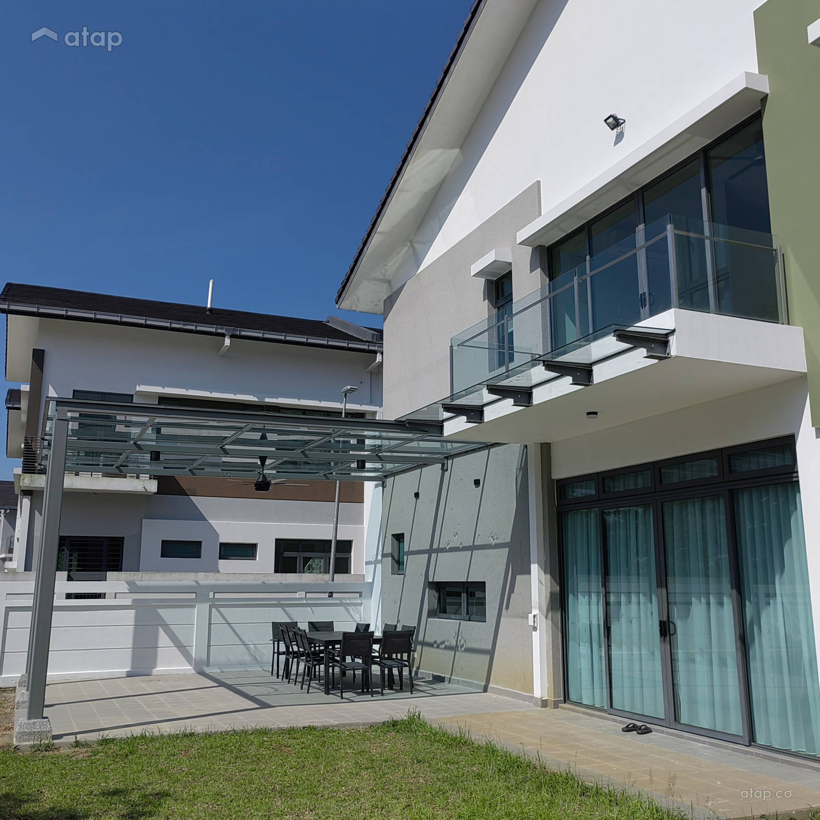 Modern Exterior semi-detached design ideas & photos Malaysia | Atap.co