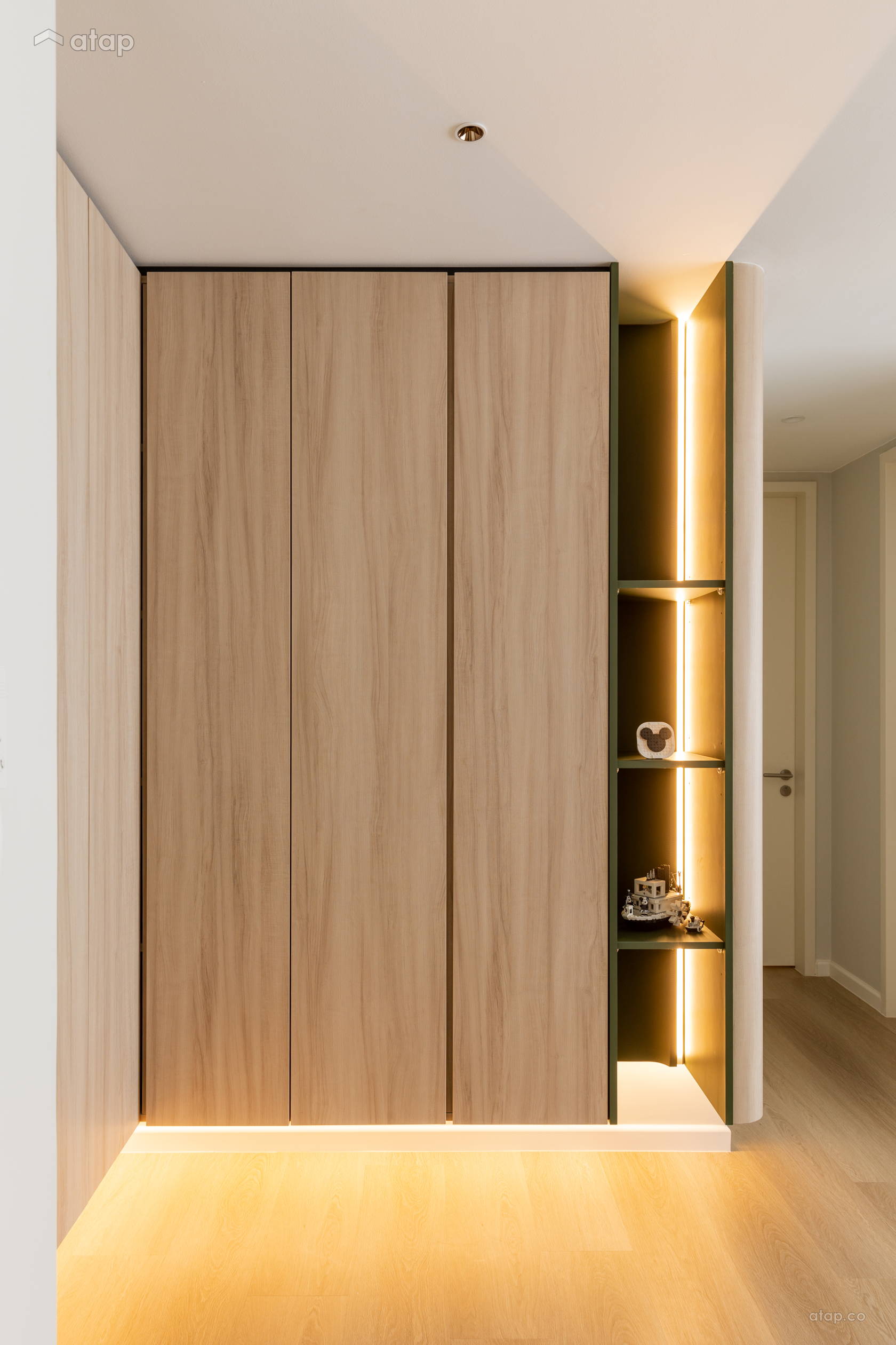 Scandinavian Foyer condominium design ideas & photos Malaysia | Atap.co - Scandinavian Foyer Styles With Minimal Decor