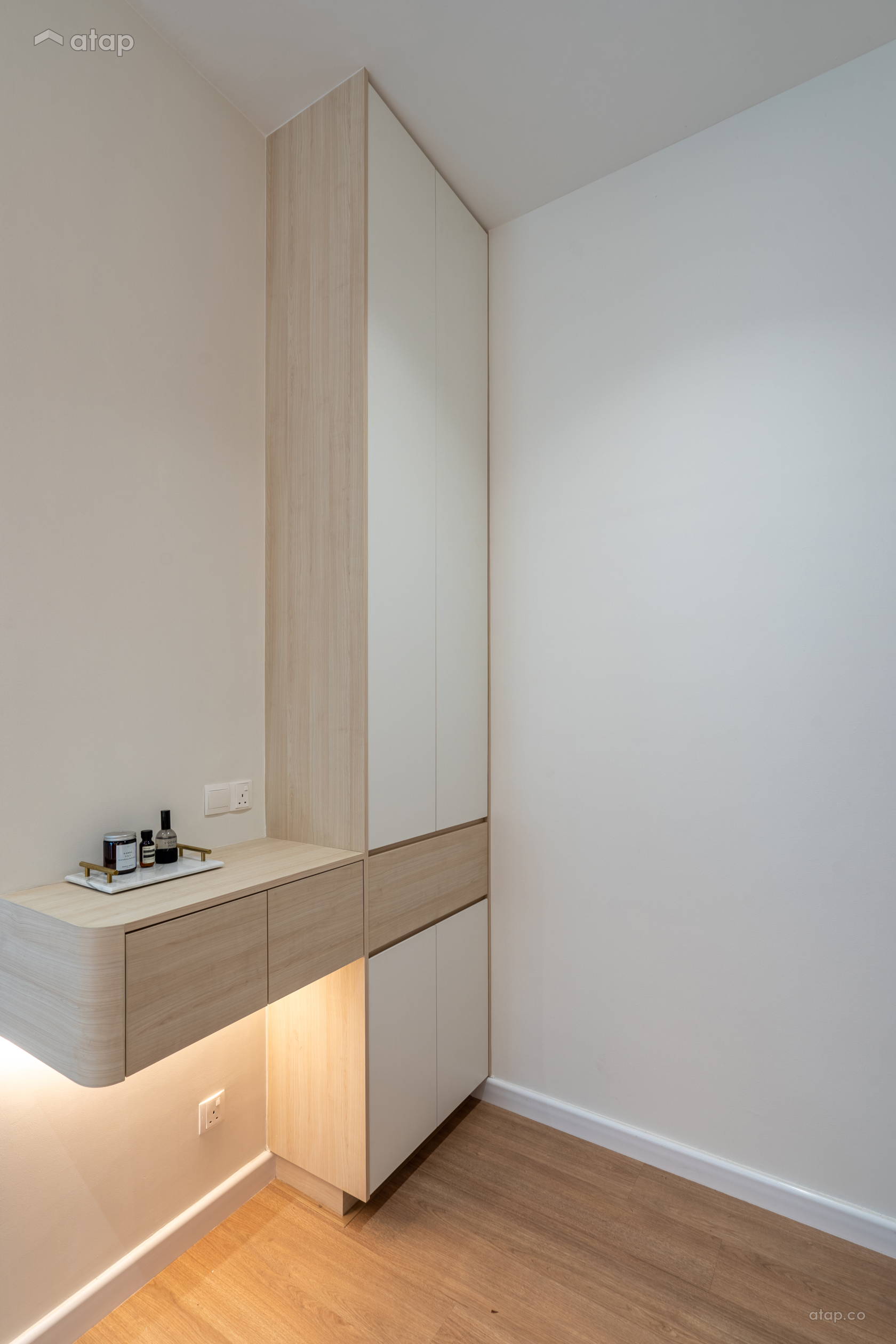 Minimalistic Modern Foyer semi-detached design ideas & photos Malaysia