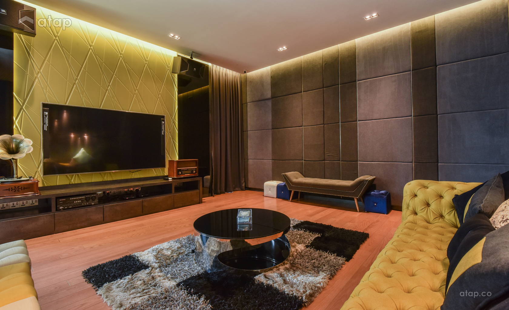 Classic Modern Family Room semi-detached design ideas & photos Malaysia ...