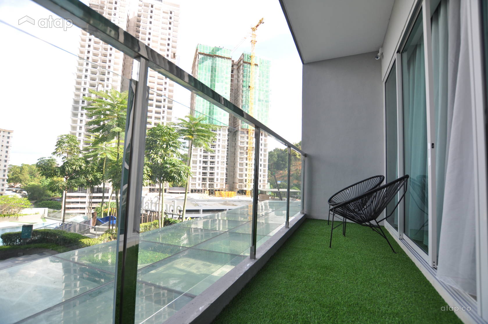 Contemporary Modern Garden condominium design ideas & photos Malaysia
