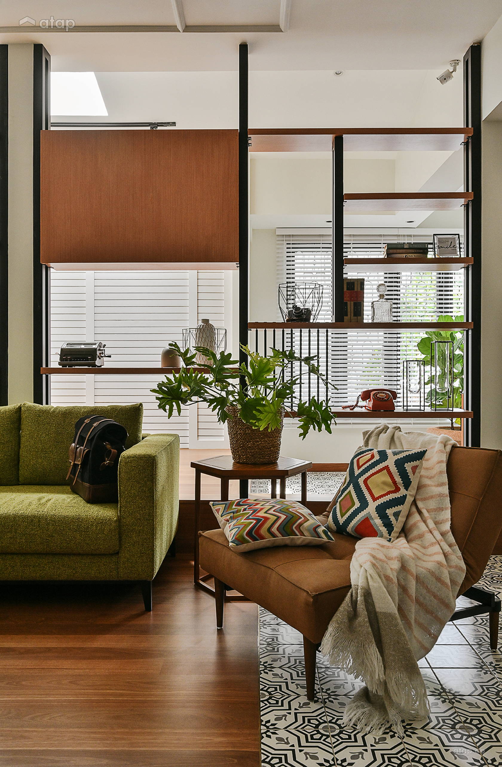 Retro Vintage Family Room bungalow design ideas & photos Malaysia Atap.co