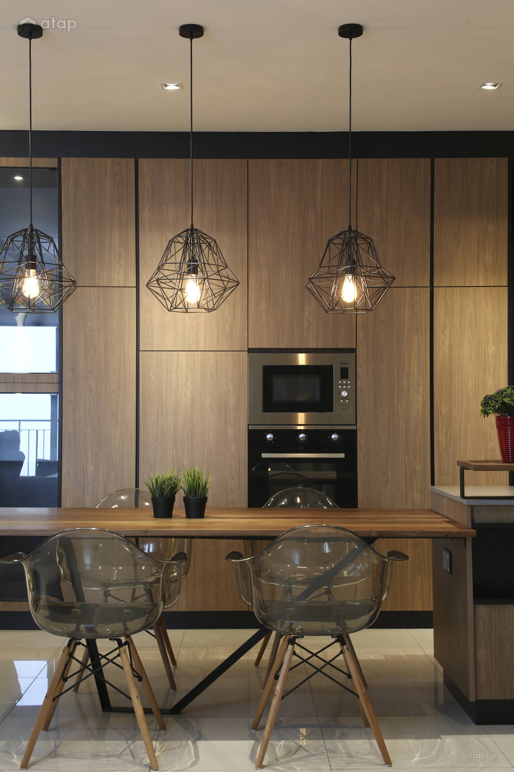 Modern Dining Room Kitchen @ Altitude