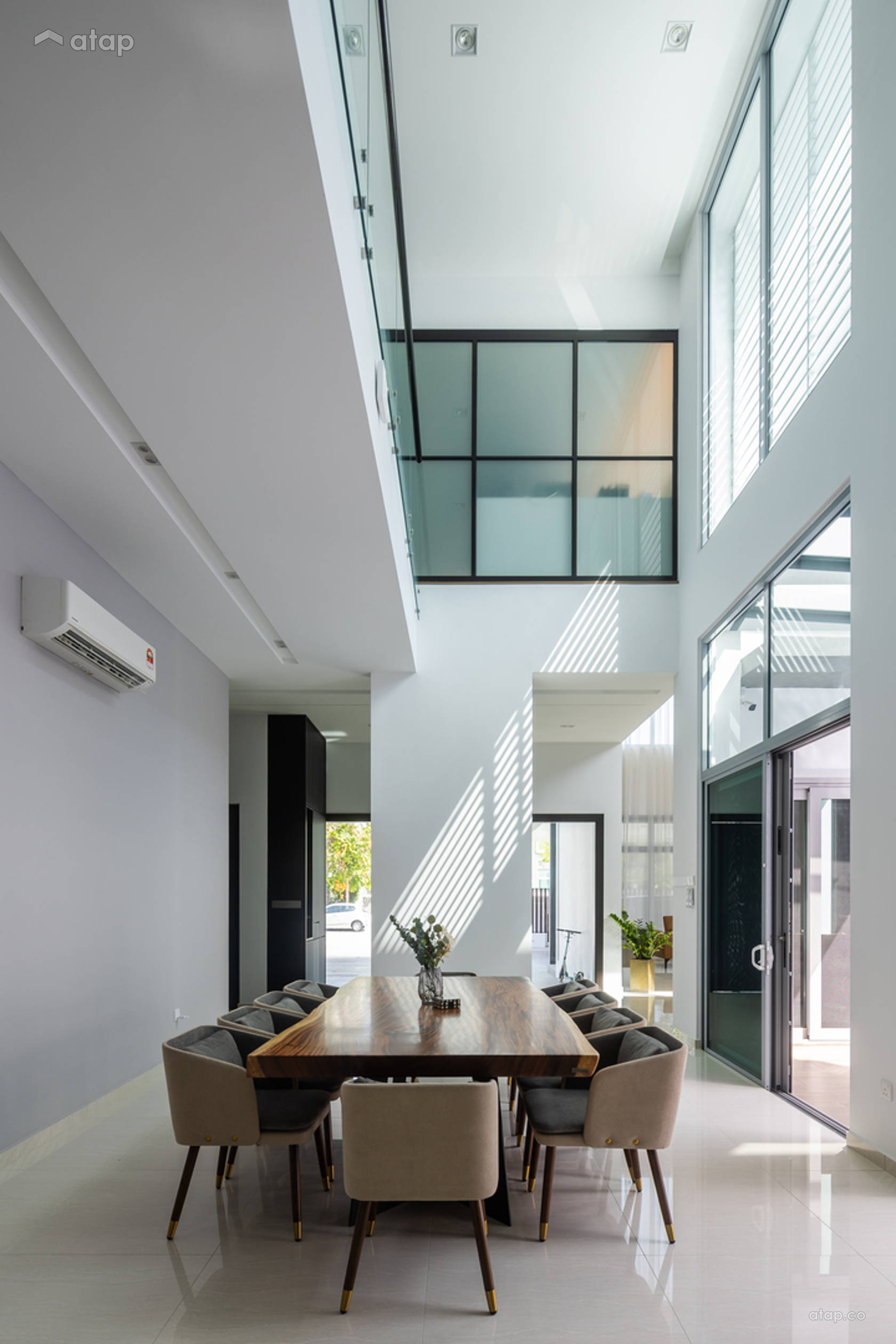 Modern Dining Room bungalow design ideas & photos Malaysia | Atap.co