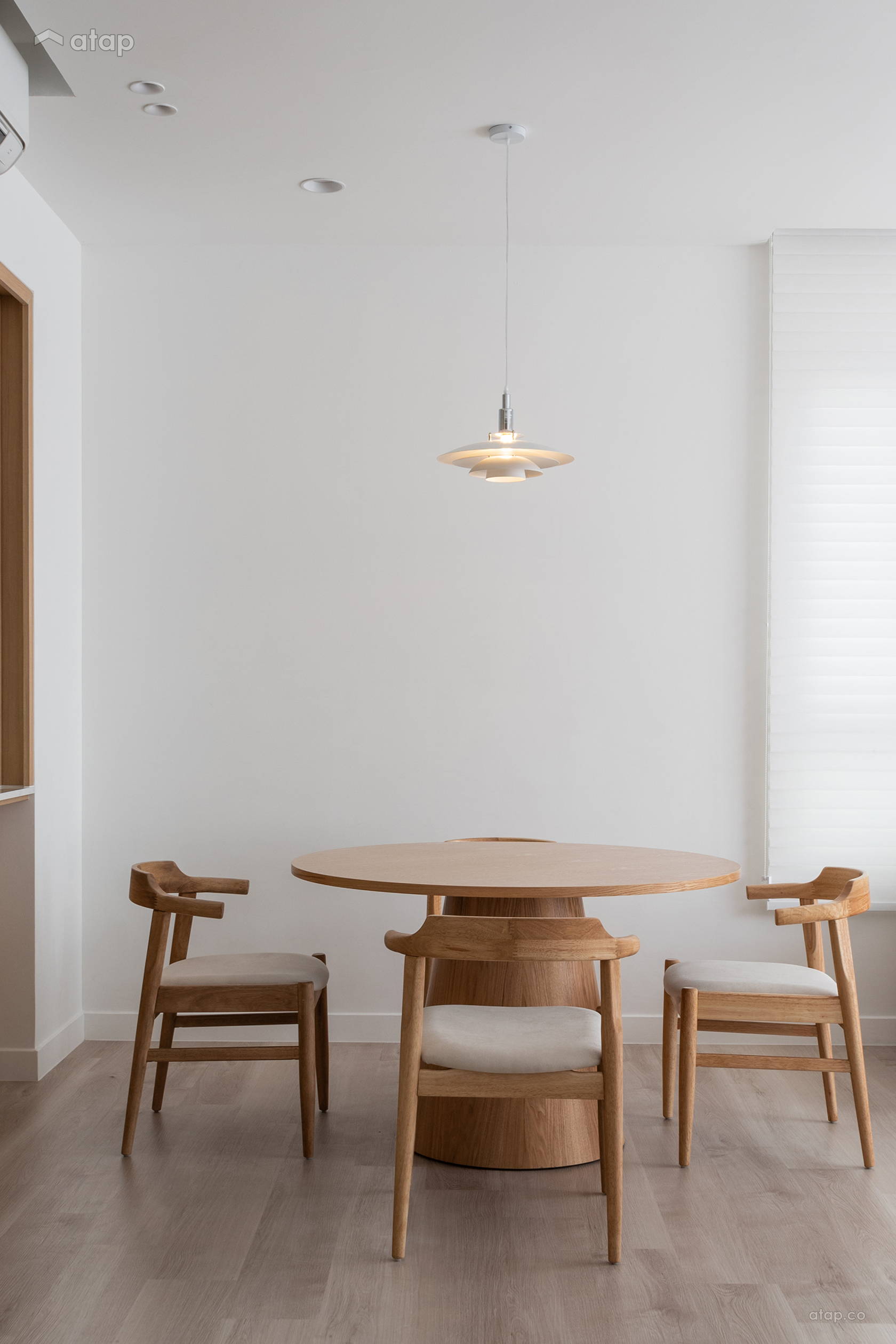 A closer look at Danish Design Minimalist Dining Room Ideas