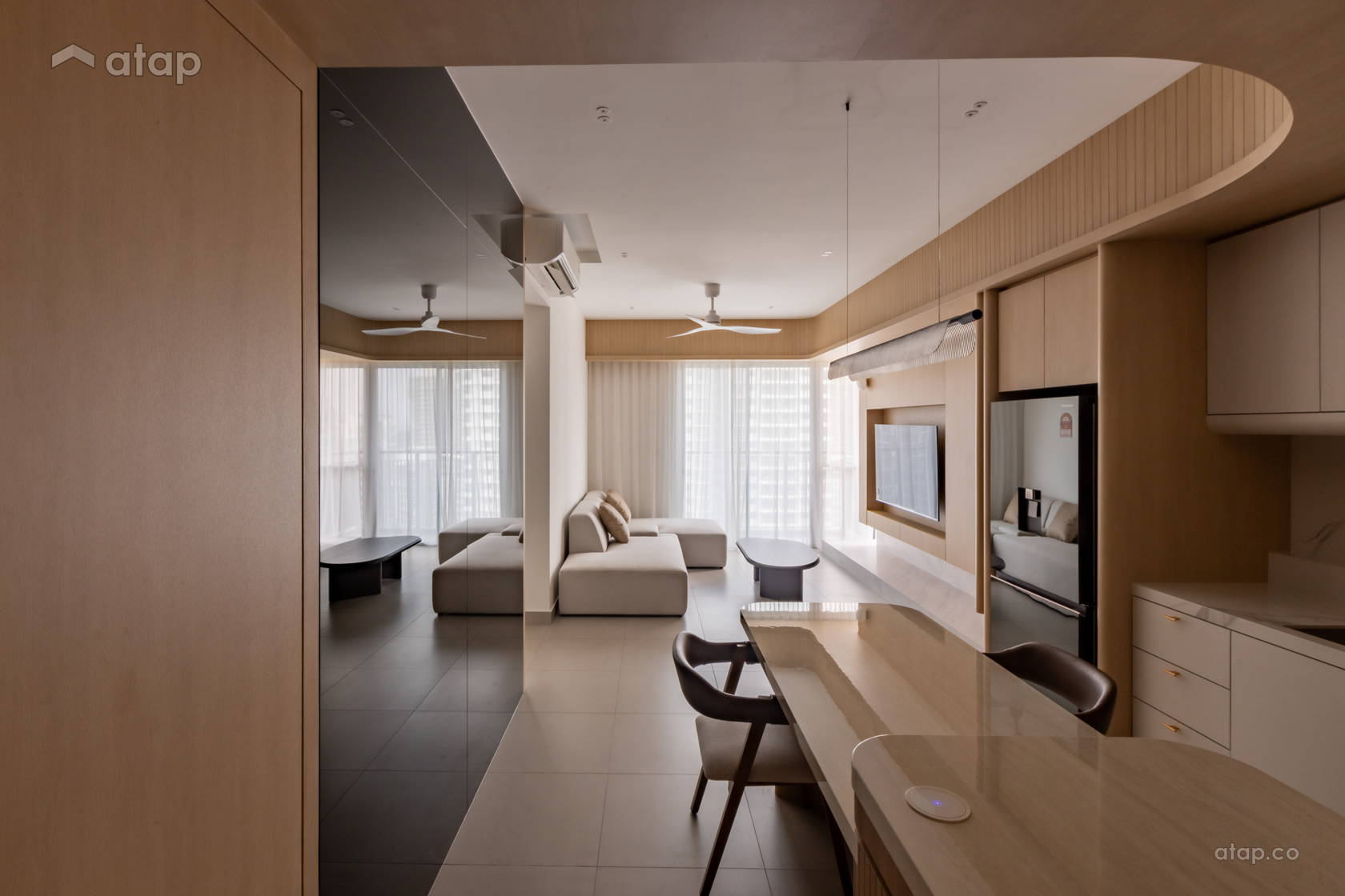 Minimalistic Zen Dining Room Foyer @ Zen Fusion