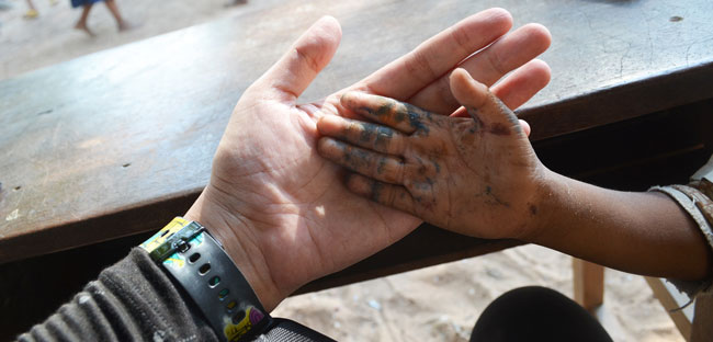 givingback-hand