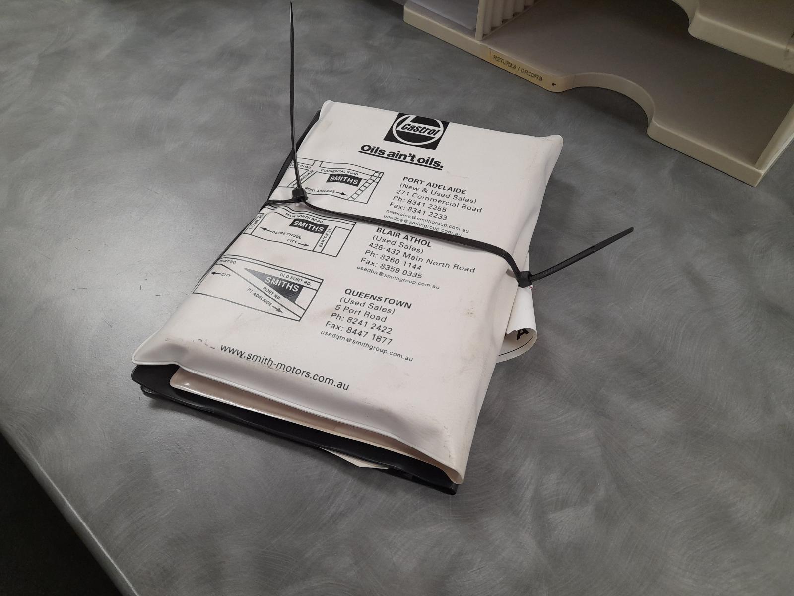 Owners Handbook Commodore Holden 2001