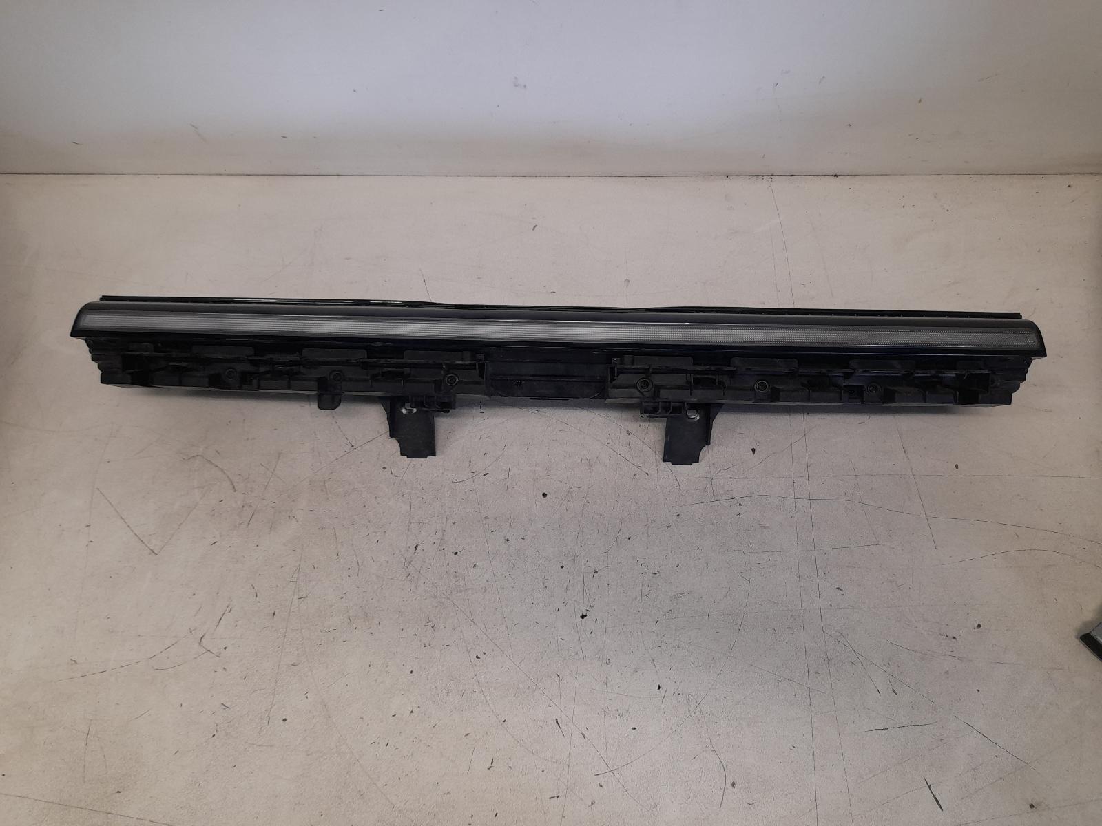 View Auto part Grille Hyundai Staria 2022