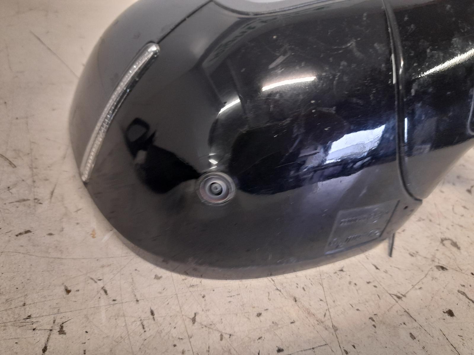 View Auto part Right Door Mirror Hyundai Staria 2022