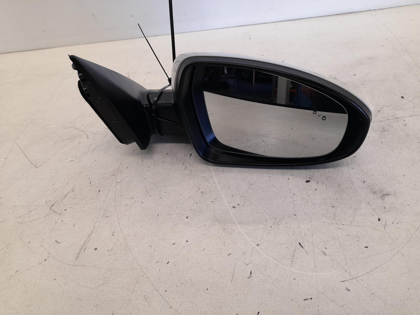 View Auto part Right Door Mirror Kia Cerato 2020
