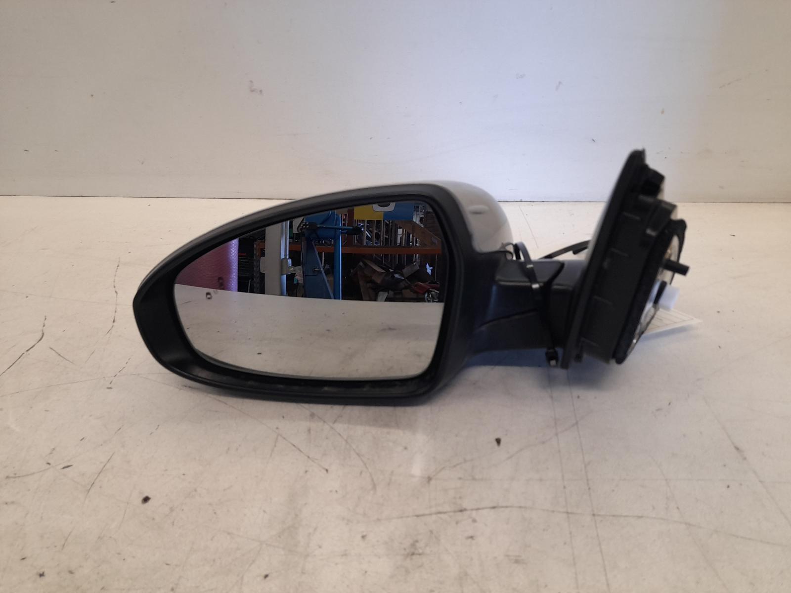 View Auto part Left Door Mirror Kia Cerato 2020