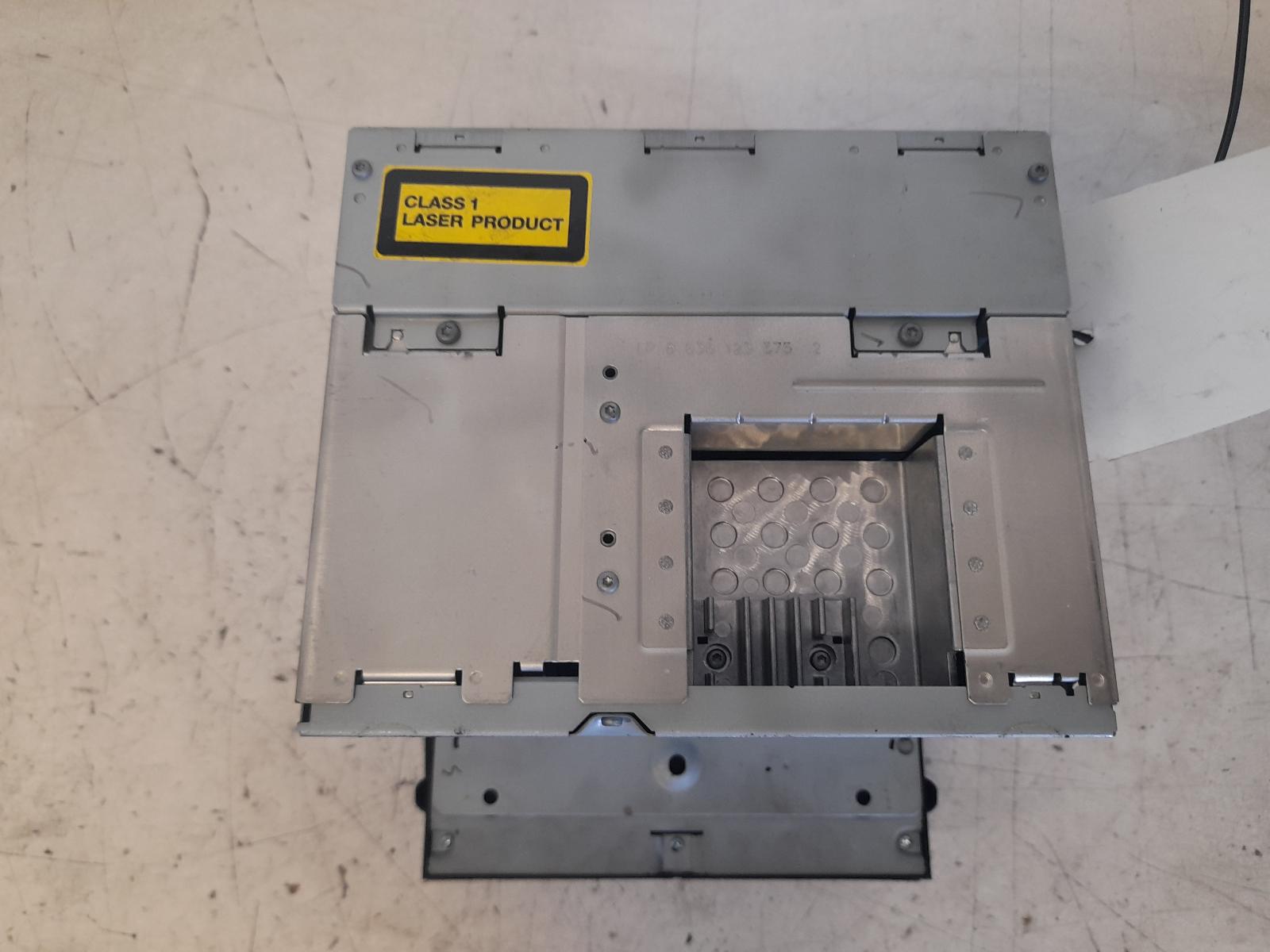 View Auto part Radio/Cd/Dvd/Sat/Tv Holden Commodore 2010