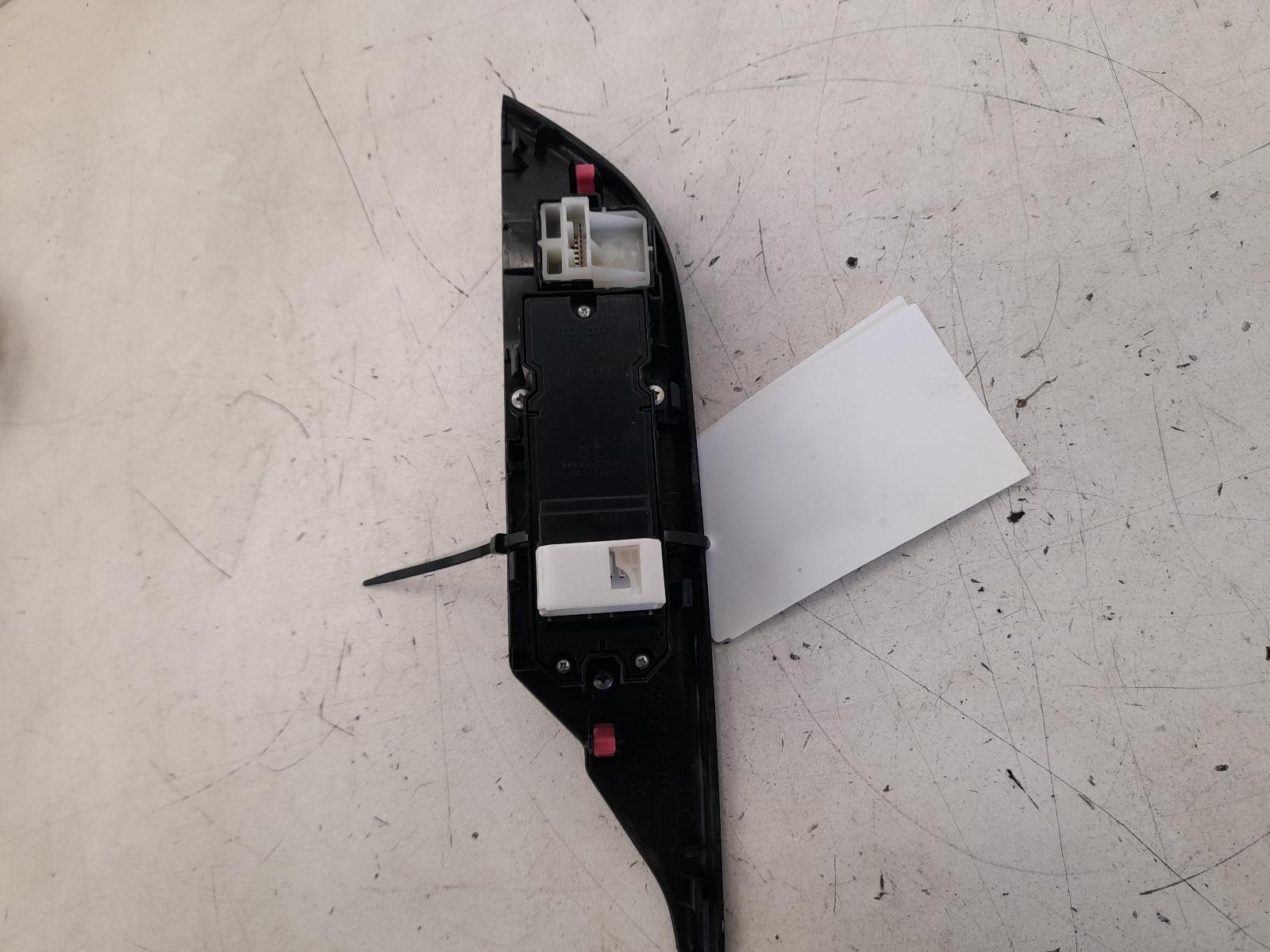 View Auto part Pwr Dr Wind Switch Toyota Hilux 2022